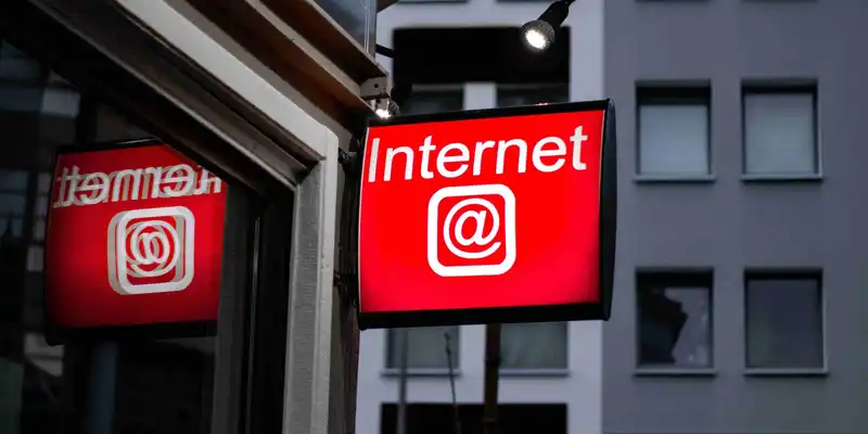 Islamic Ruling regarding Virtual Congregations over the Internet