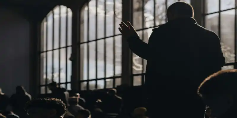 Value Your Imams: Why Masjid Trustees Must Rethink Their Role and Responsibilities